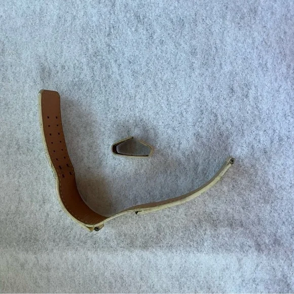 LOUIS VUITTON Cream Ivory Vernis Patent Leather WATCH BAND NO Metal Buckle - Picture 10 of 14